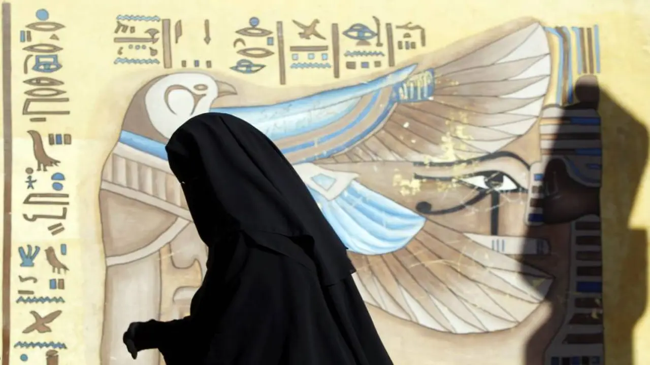 سجال جديد يثير الجدل حول ارتداء النقاب في الشارع المصري العام